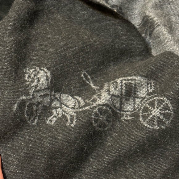 Authentic Coach horse and carriage wrap scarf pashmina wool cashmere - Picture 4 of 7
